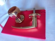 Klamka z gałka do drzwi