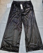 Czarne spodnie z szerokimi nogawkami w srebrne kropki r. 18 George 