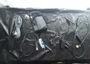 Zestaw akcesoriów: Słuchawki JBL, ładowarki i kable – okazja!