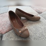 Buty damskie firmy Gerard-beżowa skura lakierowana