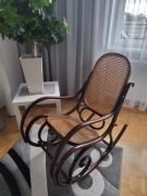 Elegancki, klasyczny fotel bujany