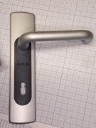 Klamka pokojowa 72mm AXA aluminium plastik na klucz