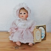 Porcelanowa lalka kolekcjonerska Alberon „Ally” kolekcjoner vintage