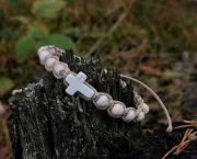 Bransoletka różaniec kamienie naturalne biały turkus beżowa makrama amulet