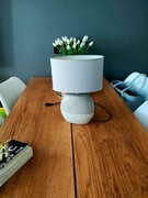 Lampa szara na komodę