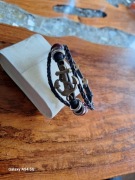 Skórzana brazoletka.