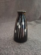 Mały wazon porcelanowy pikasiak WKCG modernistyczny vintage flakon wazonik