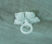 Wieszak Hak Uchwyt sufitowy kuty na doniczkę - Biały RAL 9002 (W52)