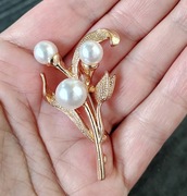broszka - zawieszka z perłami pozłacana