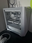 PC Gigabyte AORUS R79800X3D 32GB RAM 1TB SSD GeForce RTX5080 DLSS 4 Wi-Fi