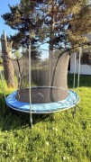 Duża trampolina ogrodowa z siatką ochronną dla dzieci