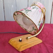 Ładna lampka nocna art deco , drewniana podstawa