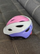 Kask rowerowy KROSS Infano Biało-fioletowo-różowy - rozmiar S