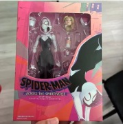 Figurka Spider Gwen z Akcesoriami Spider-Man Multiwersum Prezent dla Fana