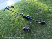 Wózek do pchania na torbę z kijami trzy koła 