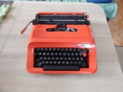 Maszyna do pisania Privileg 350T czerwona