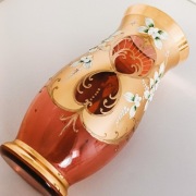 **wazon Biedermeier**różowe szkło kryształowe BOHEMIA 1950+