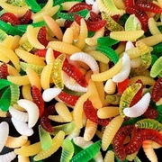 Sztuczne robaki wędkarskie. 50 szt. 2 cm. 0,4 gr. Kolory mieszane.