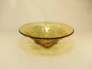 Stara, szklana, patera, misa  MAKI I MOTYL 19cm  Miodowa Bursztynowa. 1935r