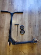 Hulajnoga Ethic Erawan z dodatkowym kompletem kół. 