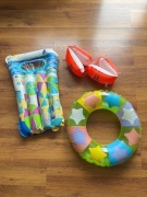 Akcesoria do pływania dla dzieci (rękawki, materac, koło)