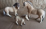 Rodzinka koników Schleich klacz ogier źrebię wycofane 