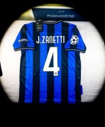 (L) J. ZANETTI 4 INTER 2010/11 LIGA MISTRZÓW Nowa Niebieska Czarna Koszulka