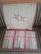 Obrus + serwetki ręcznie haftowane 6 x serwetka czasy PRL 