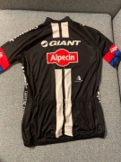 koszulka rowerowa grupy Giant Alpecin 