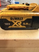 Dewalt DCB184 akumulator na części / do regeneracji 