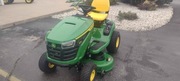 Traktorek kosiarka John Deere S120 