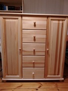 komoda  z  drewna  sosnowego  bezsęcznego  pokryta  bezbarwnym  lakierem