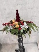 Świąteczny stroik z bordową choinką i misiami