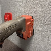 Wzmocniony uchwyt na urządzenie Milwaukee M18  TEST 5 KG  druk 3D  3 kolory