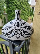 wazon ceramika czarno biały wzór ludowy