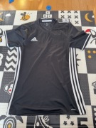 Koszulka sportowa adidas nowa z numerem.