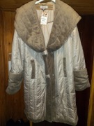 Płaszcz damski beżowy