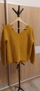 musztardowy zimowy sweter promod