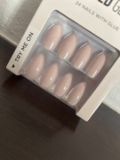 Sztuczne paznokcie tipsy