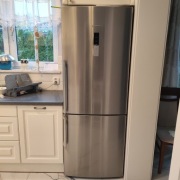 Lodówko-zamrżaka BOSCH 185 cm x 70 cm x 62 cm 