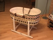 Piękny duży kosz Mojżesza Childhome ze stojakiem bujanym