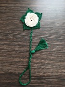 Biała róża zakładka na szydełku kordonek 