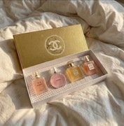 Zestaw prezentowy – Chanel – damskie mini perfumy w złotym pudełku