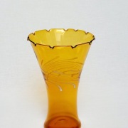 Wazon szklany bursztynowy falowany, styl vintage 60/70