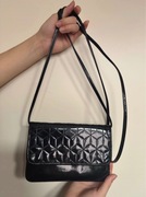 Mała torebka czarna na pasku