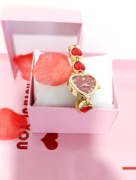 Prezent walentynkowy. Zegarek złoto czerwony w serduszka z pudełkiem. 