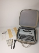 Maszyna do pisania Consul – PRL, walizka, vintage, Gliwice