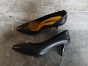 Czarne czółenka Gino Rossi