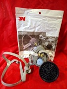 Półmaska przeciwpyłowa, ochronna - 3M model 3200 + filtry 8szt