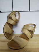 Lan-Kars Nowe beżowe skórzane sandały Nude 37